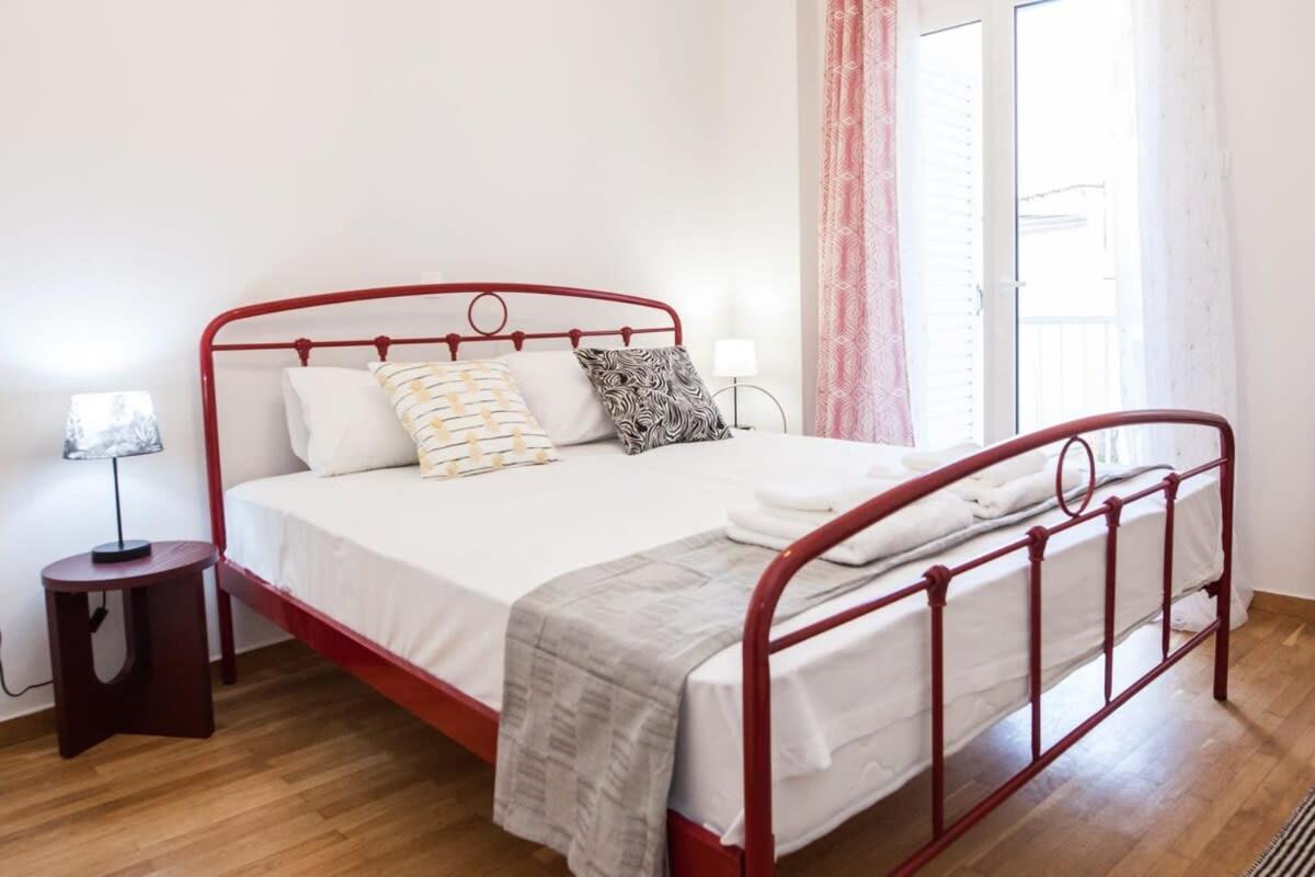 Contemporary Stylish Apartment Located Near Metaxourgeio Area Афіни Екстер'єр фото