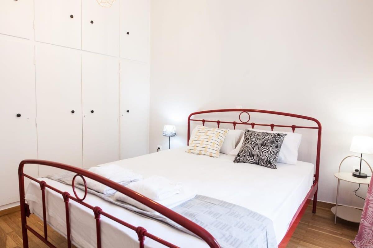 Contemporary Stylish Apartment Located Near Metaxourgeio Area Афіни Екстер'єр фото