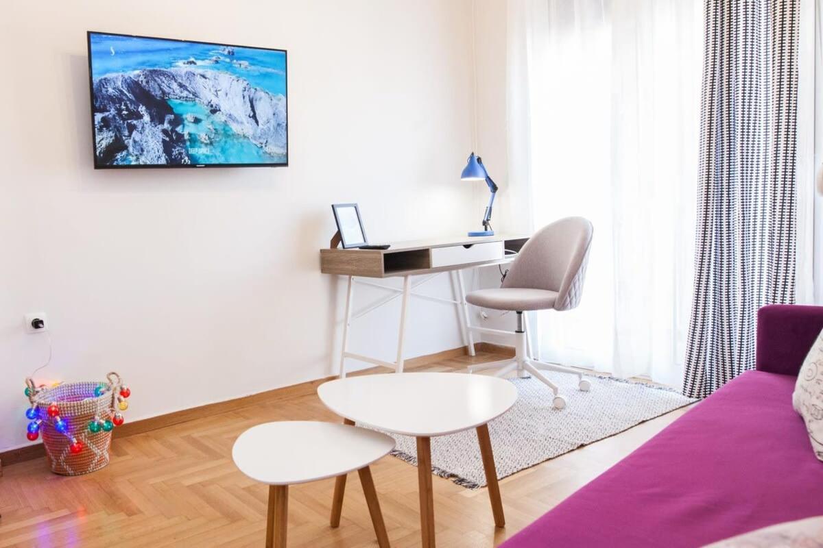 Contemporary Stylish Apartment Located Near Metaxourgeio Area Афіни Екстер'єр фото