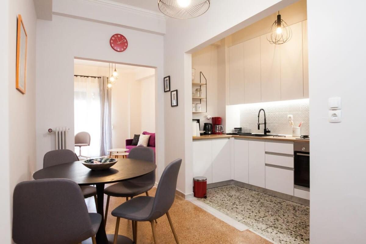 Contemporary Stylish Apartment Located Near Metaxourgeio Area Афіни Екстер'єр фото